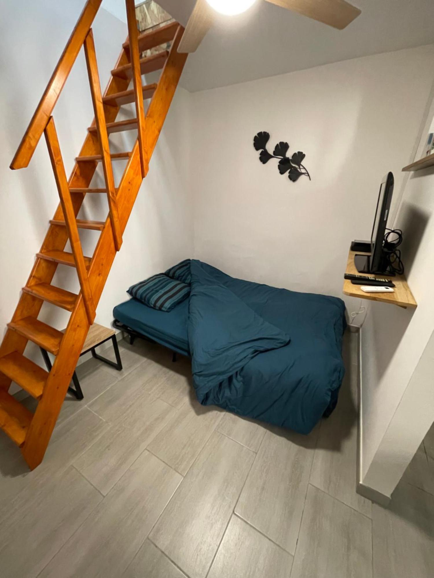 Chez Sonou , Nimes Centreアパートメント エクステリア 写真
