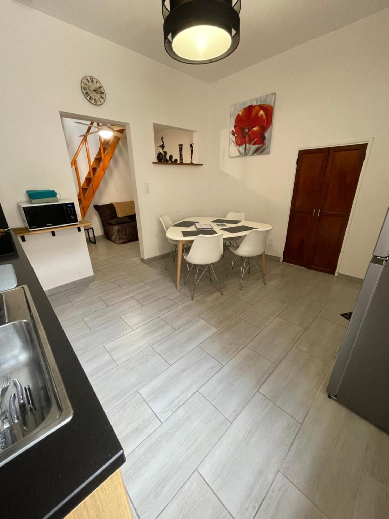 Chez Sonou , Nimes Centreアパートメント エクステリア 写真